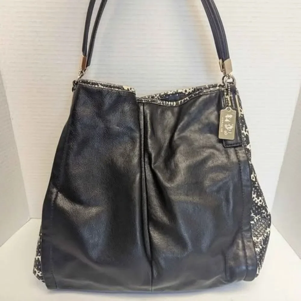 Coach Madison Phoebe Black White Leather 3 Compartment Purse J1393-28604